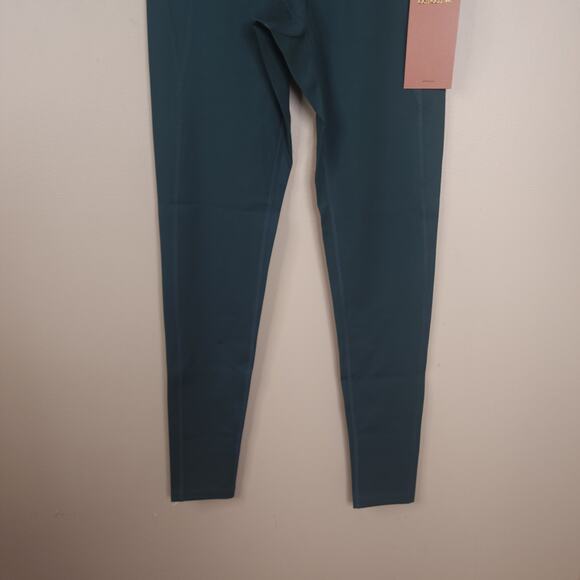 Girlfriend Collective Compressive High-Rise Legging in Moss Size S - Picture 2 of 8
